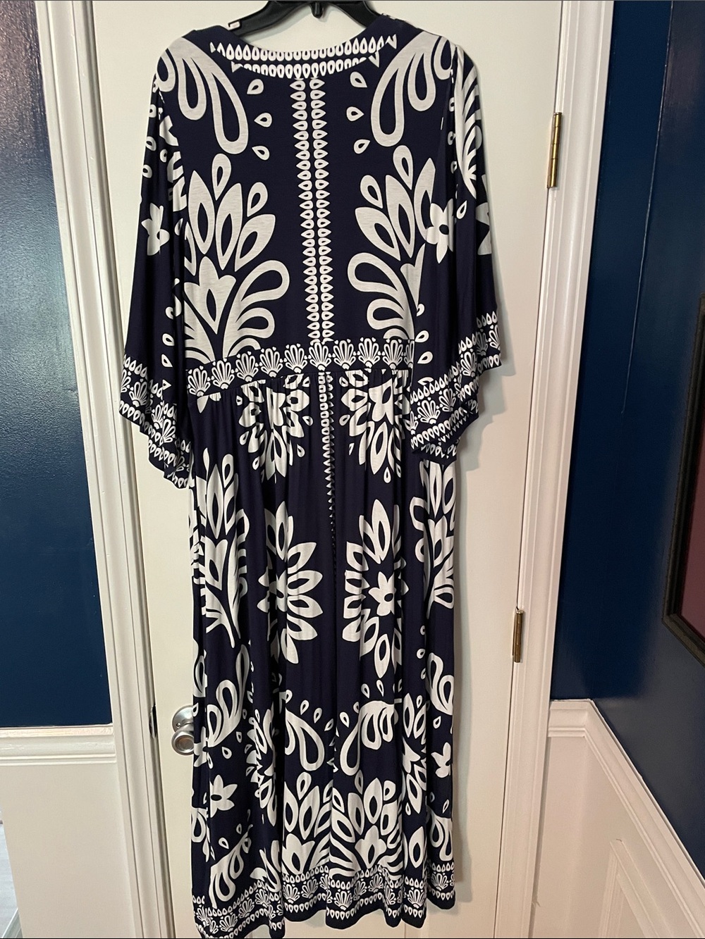 Boden Navy and White Floral V-Neck Maxi Dress - Picture 5 of 6